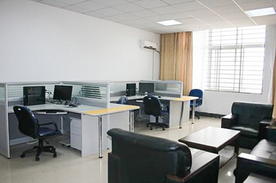 3-305A职业生涯规划实验室 计算机软件及辅助设备赋能学生职业发展